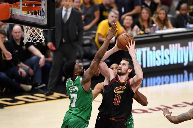 詹姆斯当选本届奥运会MVP 14+7+8率队全胜夺金