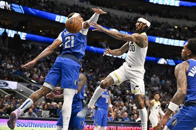 58岁意大利名宿佐拉现场观战卡利亚里vs国米